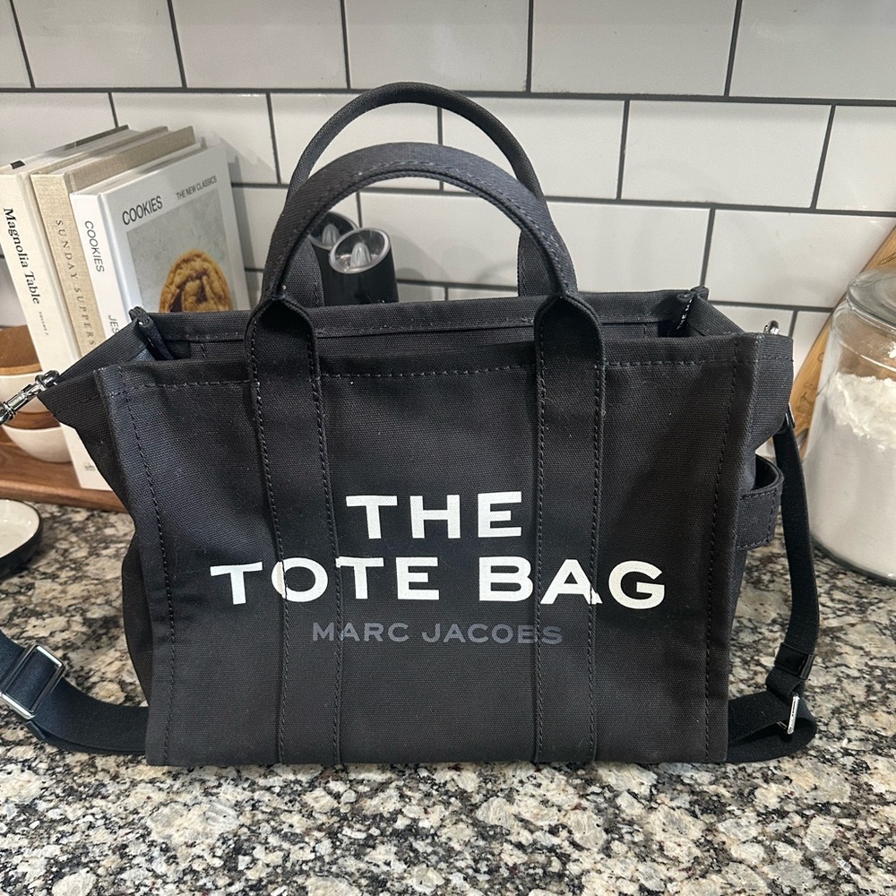 Authentic Marc Jacobs Black Tote (Medium)